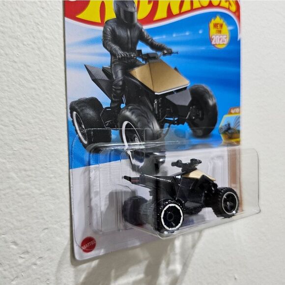 Hotwheels Gold Tesla Cyber Quad - Picture 2 of 4